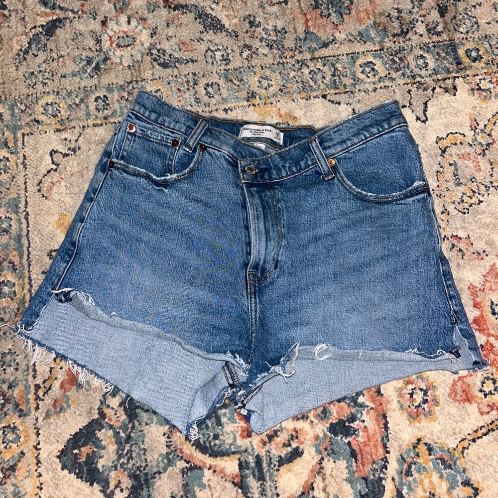 Abercrombie & Fitch “The Mom Shorts” High Rise Shorts